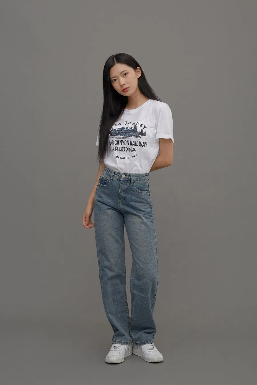 Straight Leg Jeans CM6