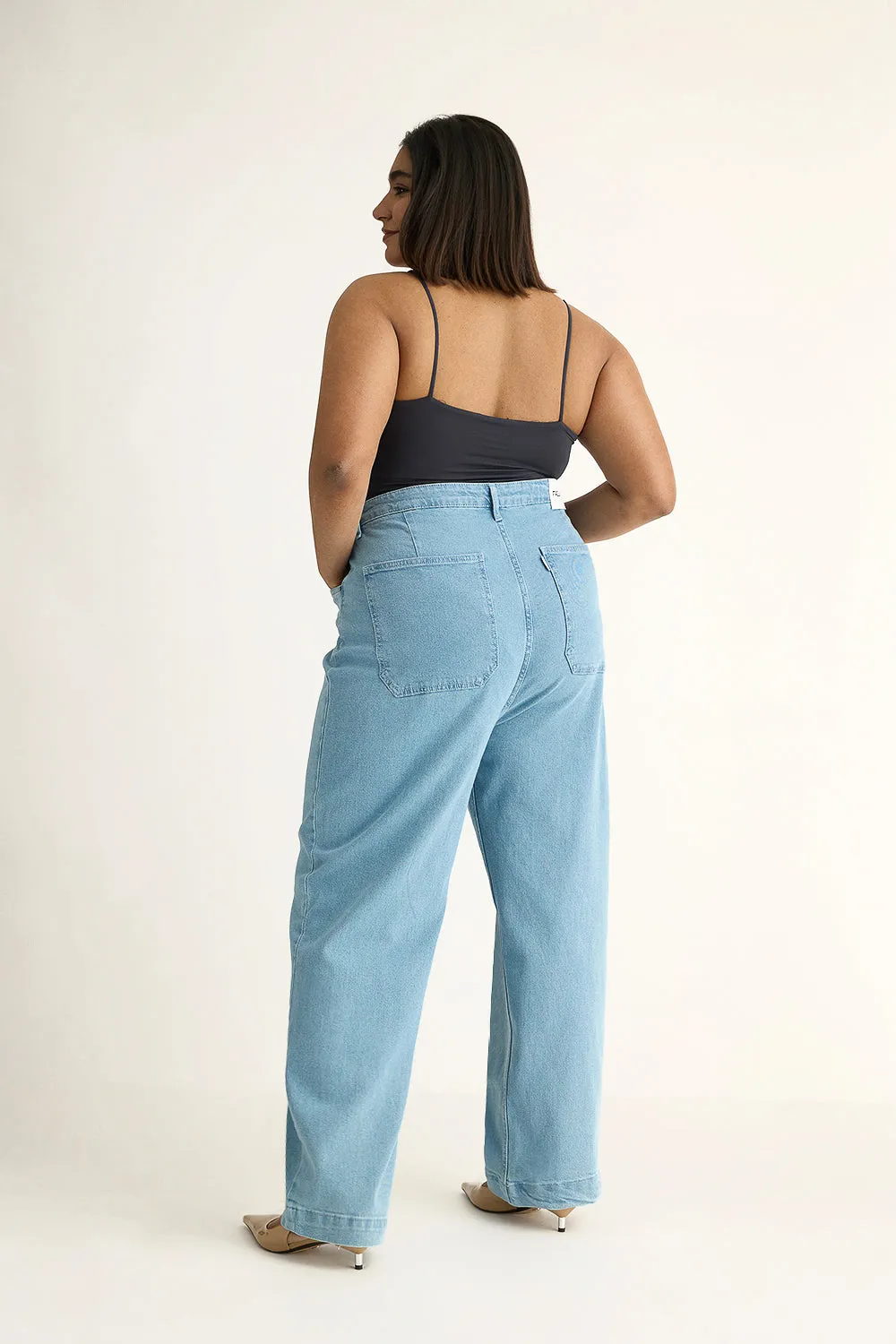 Sway Curve Comfort Straight Jeans