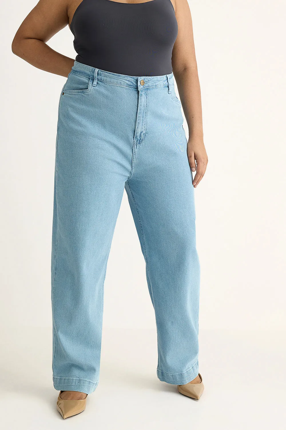 Sway Curve Comfort Straight Jeans